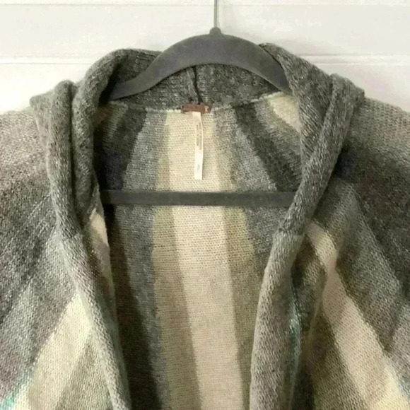 Free People Aztec Stripe Fringe Hoodie Knit Cardigan Wool Blend S/P  Open hood - Picture 3 of 7